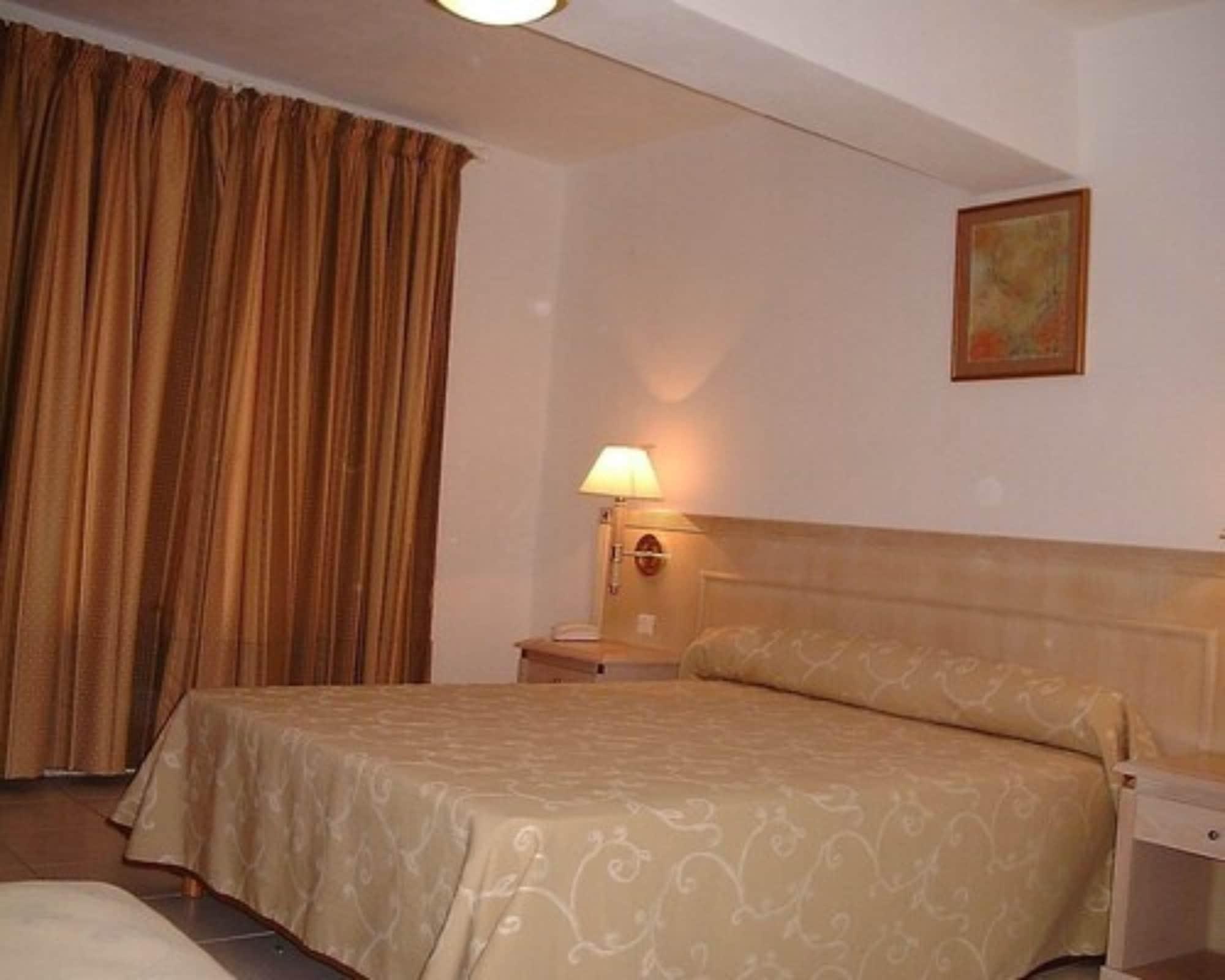 Hotel Residence San Pieru Tarcu Exteriör bild