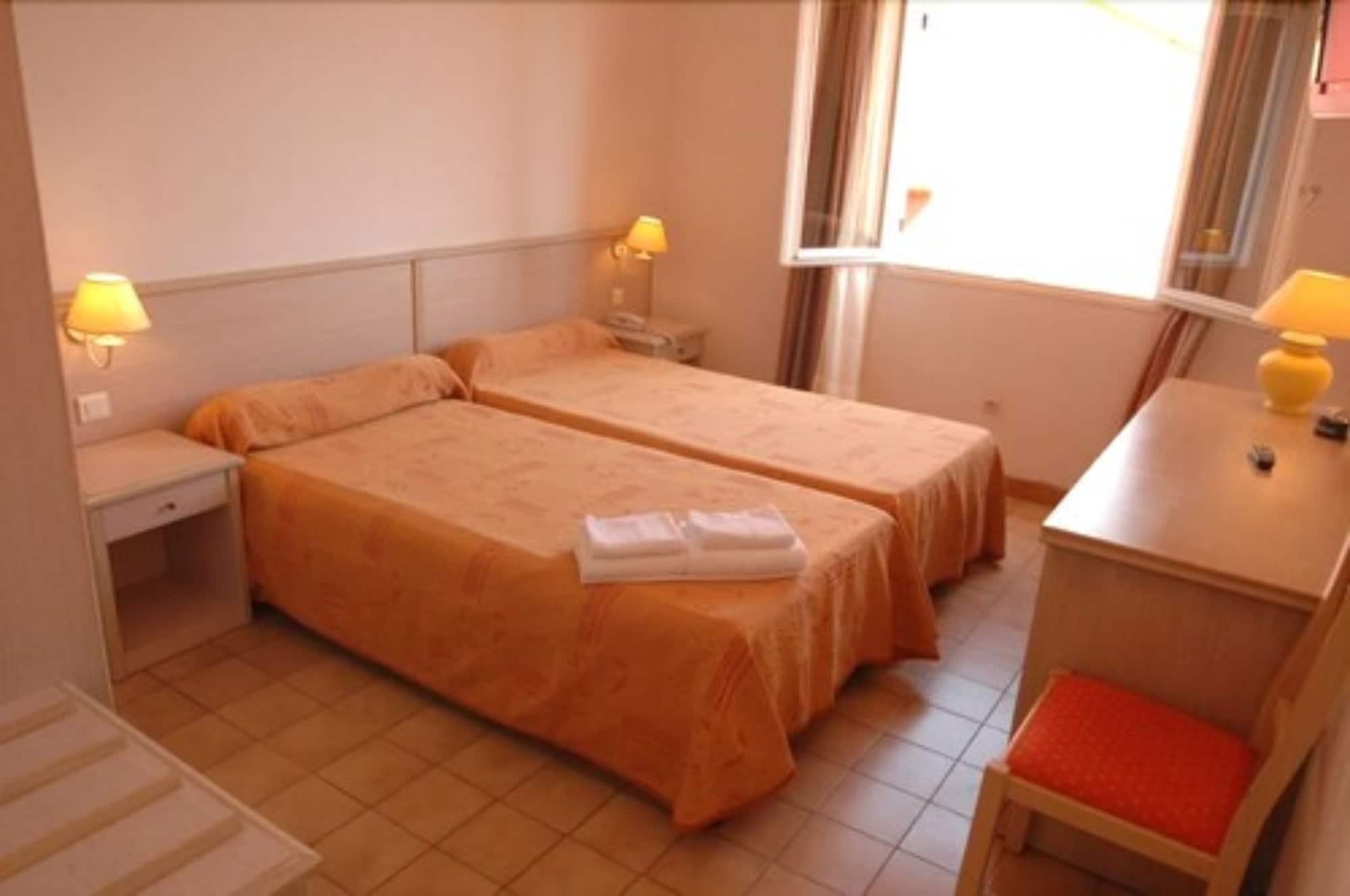 Hotel Residence San Pieru Tarcu Exteriör bild